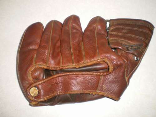 Joe DiMaggio Spalding 133 Back